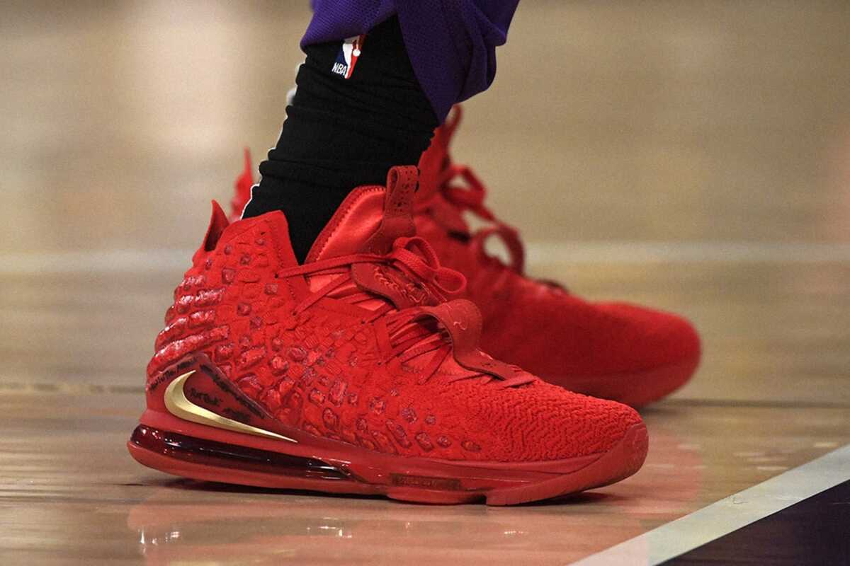 scarpa da basket